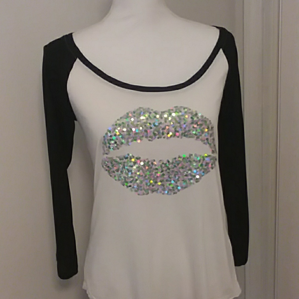 JUICY COUTURE NWT Lips Shirt